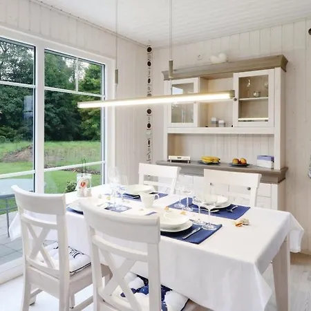 Hus Rehkitz بيت للعطل