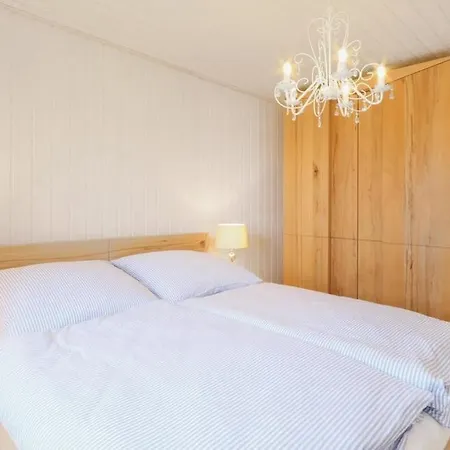 Holiday home Hus Rehkitz Wandlitz